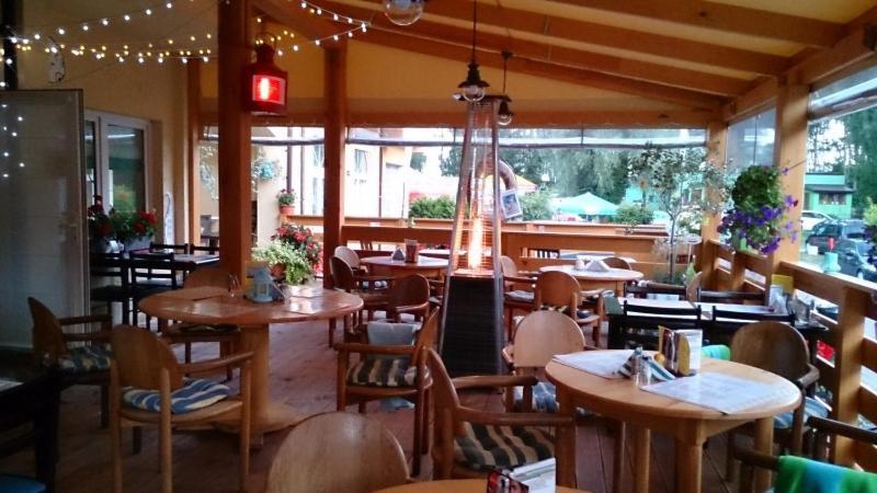 Patio Dom Goscinny Lukecin Exterior photo